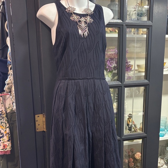 Ann Taylor Dresses & Skirts - Ann Taylor Navy Sleeveless Midi Dress